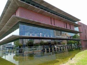 福山市中央図書館