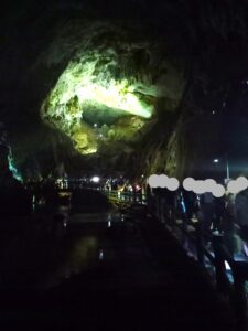 秋芳洞
